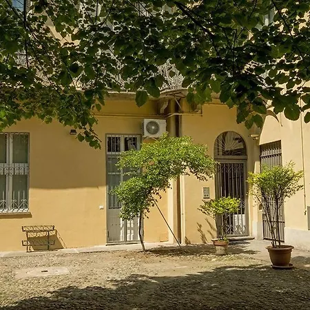 Apartment Garden Cavour App. Edz Cir:00127200626 *